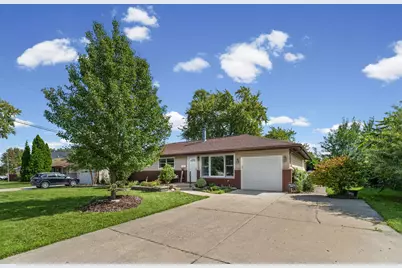 545 Newark Lane, Hoffman Estates, IL 60169 - Photo 2