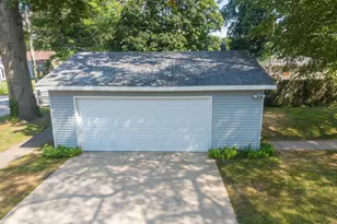 605 S Sycamore St, Centralia, IL 62801 - Photo 36