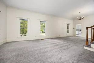 605 S Sycamore St, Centralia, IL 62801 - Photo 8