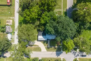 605 S Sycamore St, Centralia, IL 62801 - Photo 38