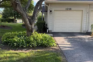 1216 Tennyson Ln, Naperville, IL 60540 - Photo 1