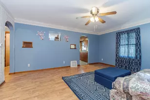 815 W Water St, Pontiac, IL 61764 - Photo 8
