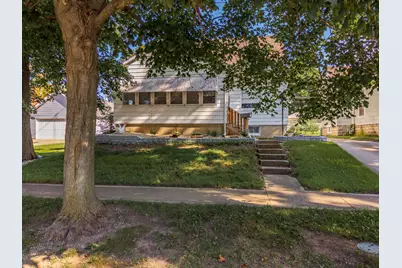815 W Water Street, Pontiac, IL 61764 - Photo 2