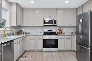 1816 Oxford Way, Joliet, IL 60431 - Photo 10