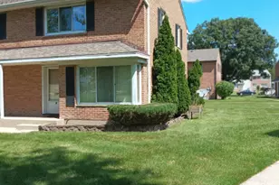 13 Hemlock St, Park Forest, IL 60466 - Photo 1