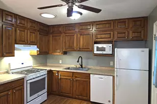 709 Parkside Cir, Streamwood, IL 60107 - Photo 4