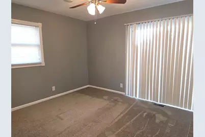 709 Parkside Circle, Streamwood, IL 60107 - Photo 6
