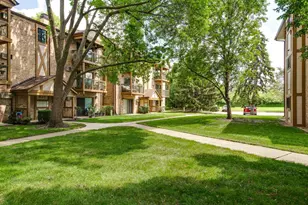 829 S Dwyer Ave, Arlington Heights, IL 60005 - Photo 2