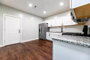 2746 W 47th St, Chicago, IL 60632 - Photo 4