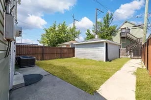 2746 W 47th St, Chicago, IL 60632 - Photo 14
