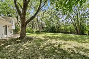 28W555 Leverenz Rd, Naperville, IL 60564 - Photo 18
