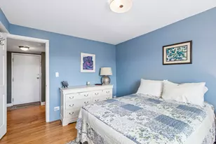 2545 W Catalpa Ave, Chicago, IL 60625 - Photo 20
