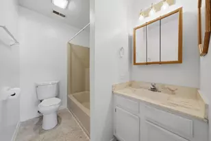 1422 Stonebridge Cir, Wheaton, IL 60189 - Photo 10