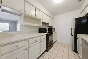 1422 Stonebridge Cir, Wheaton, IL 60189 - Photo 6