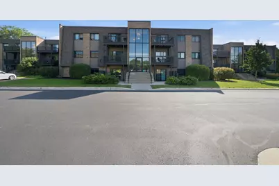 1422 Stonebridge Circle #M5, Wheaton, IL 60189 - Photo 1