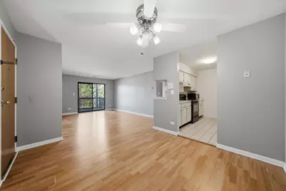 1422 Stonebridge Circle #M5, Wheaton, IL 60189 - Photo 4
