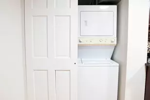 3057 W Grace St, Chicago, IL 60618 - Photo 4