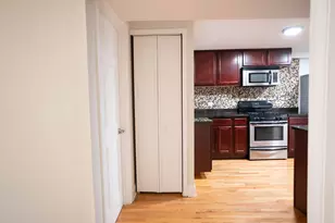 3057 W Grace St, Chicago, IL 60618 - Photo 16