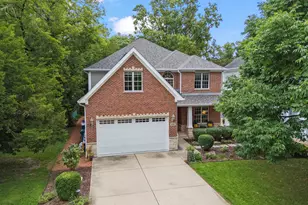 133 N Clinton Ave, Elmhurst, IL 60126 - Photo 2