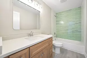 249 E Kenilworth Ave, Villa Park, IL 60181 - Photo 22