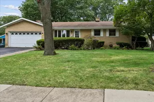 412 Scott St, Algonquin, IL 60102 - Photo 2