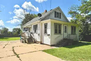 2710 3rd St, Peru, IL 61354 - Photo 1