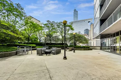 10 E Ontario Street #1303, Chicago, IL 60611 - Photo 36