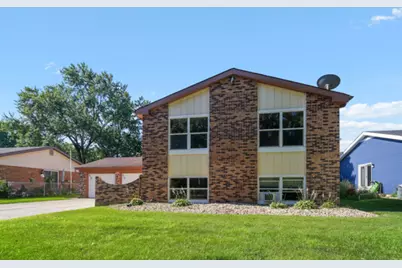 627 Chardonnay Lane #627, Crystal Lake, IL 60014 - Photo 2