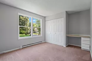 627 Chardonnay Ln, Crystal Lake, IL 60014 - Photo 14