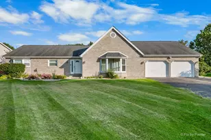 537 Erma Dr, Lake Holiday, IL 60552 - Photo 2