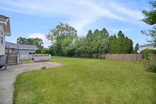 562 N Plamondon Dr, Addison, IL 60101 - Photo 26