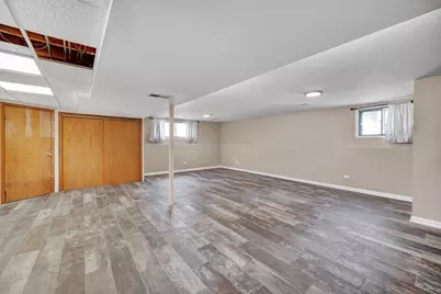 562 N Plamondon Drive, Addison, IL 60101 - Photo 18