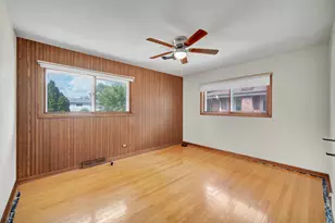 562 N Plamondon Dr, Addison, IL 60101 - Photo 12