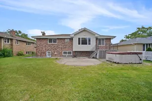 562 N Plamondon Dr, Addison, IL 60101 - Photo 24