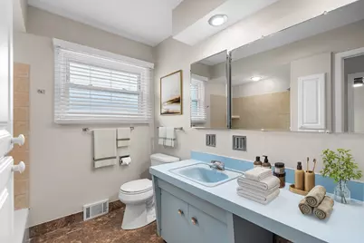 7828 Palma Lane, Morton Grove, IL 60053 - Photo 12