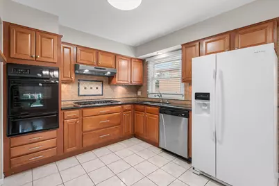 7828 Palma Lane, Morton Grove, IL 60053 - Photo 18