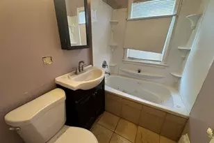 9757 S Ingleside Ave, Chicago, IL 60628 - Photo 8
