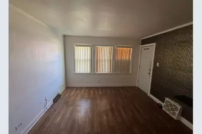 9757 S Ingleside Avenue, Chicago, IL 60628 - Photo 2