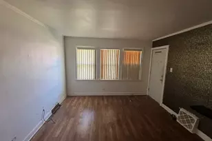 9757 S Ingleside Ave, Chicago, IL 60628 - Photo 2