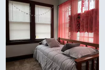 1616 Victoria Avenue, North Chicago, IL 60064 - Photo 8