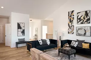 621 Zagreb Ave, Sycamore, IL 60178 - Photo 14