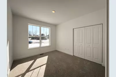 621 Zagreb Avenue, Sycamore, IL 60178 - Photo 32