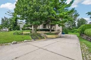 8420 Evergreen Ln, Darien, IL 60561 - Photo 4