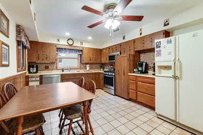 209 N Richmond Avenue, Clarendon Hills, IL 60514 - Photo 6