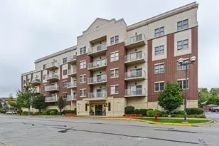 9440 S 51st Ave, Oak Lawn, IL 60453 - Photo 1
