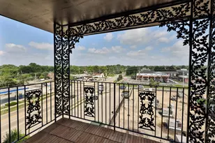9396 Landings Ln, Des Plaines, IL 60016 - Photo 2