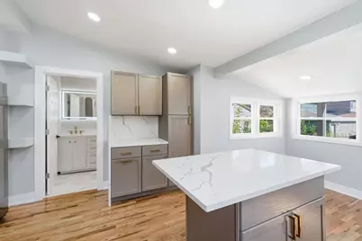 10825 S Avenue H, Chicago, IL 60617 - Photo 8