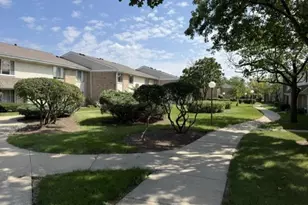1755 Robin Ln, Hoffman Estates, IL 60194 - Photo 20