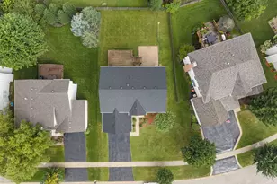 1942 W River Oaks Dr, Round Lake, IL 60073 - Photo 22