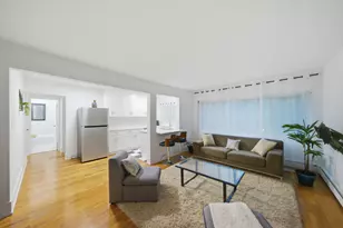526 W Roscoe St, Chicago, IL 60657 - Photo 2